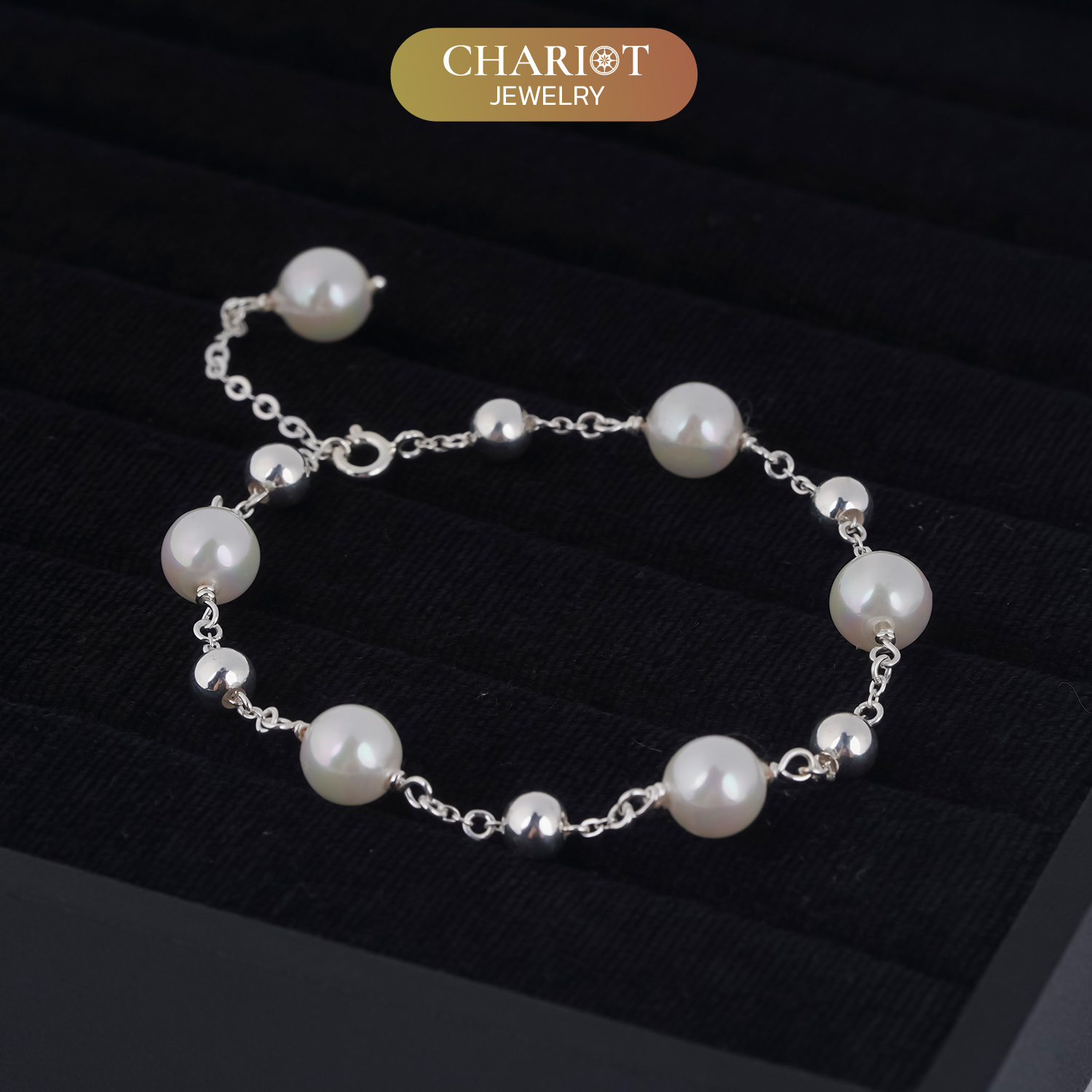 Glamorous Pearl Bracelet