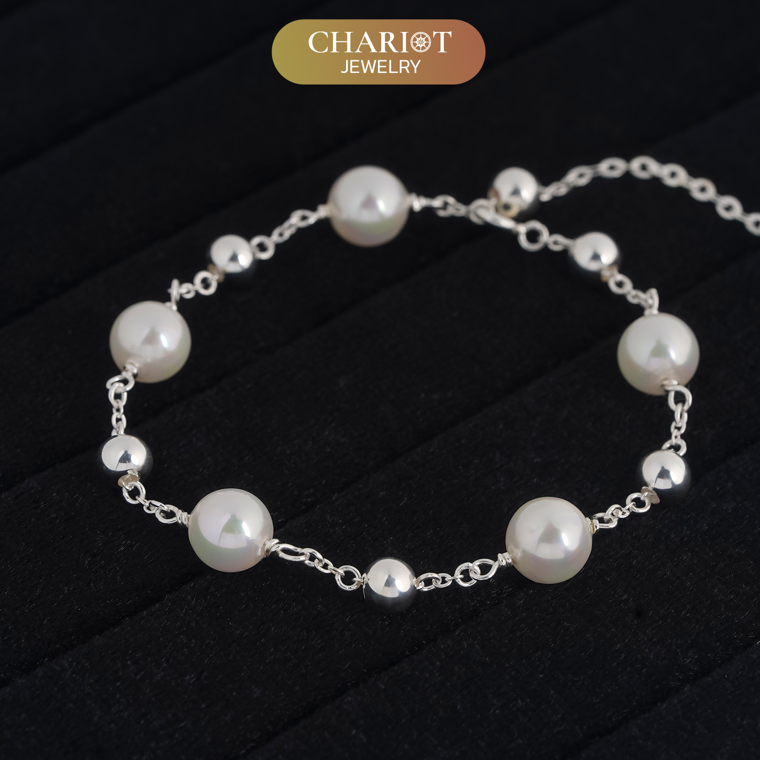 Glamorous Pearl Bracelet