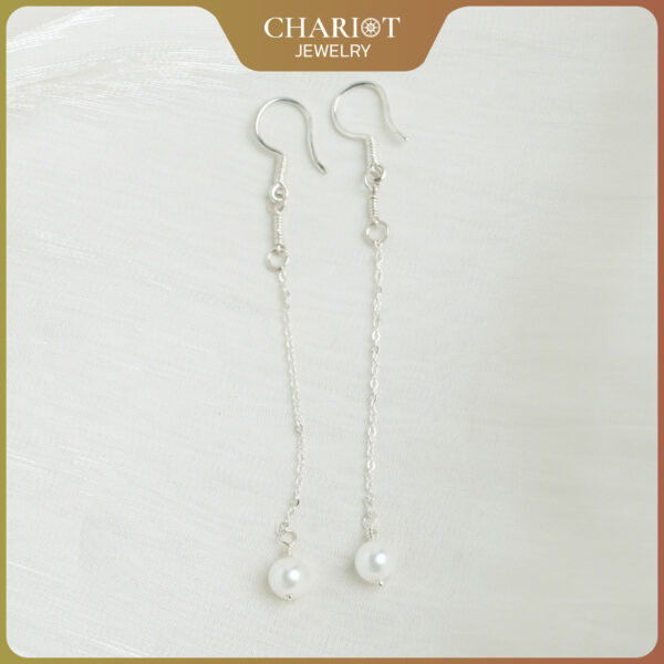 Dainty Pearl Drop Earrings