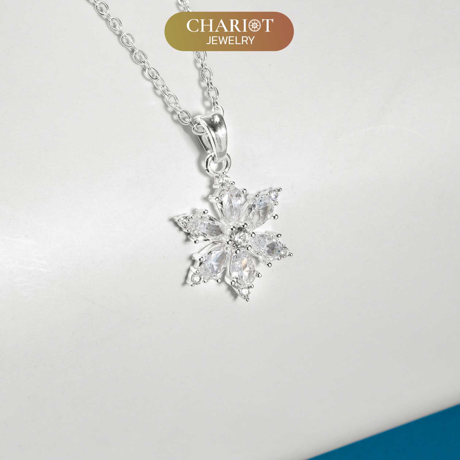 Dainty Flower Necklace