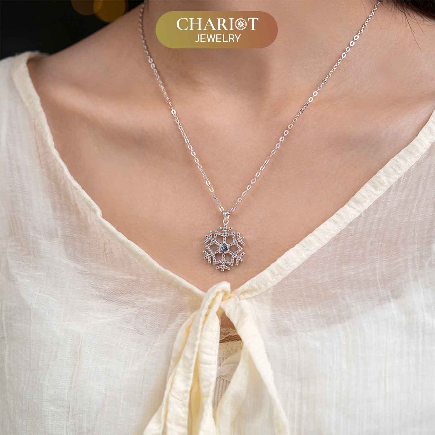 Christmas Necklace: SnowFlake 2 Pendant