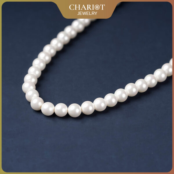 Simple Pearl Necklace