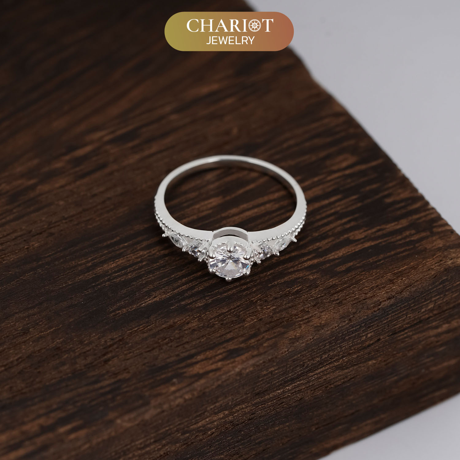 Spakling Embrace Ring