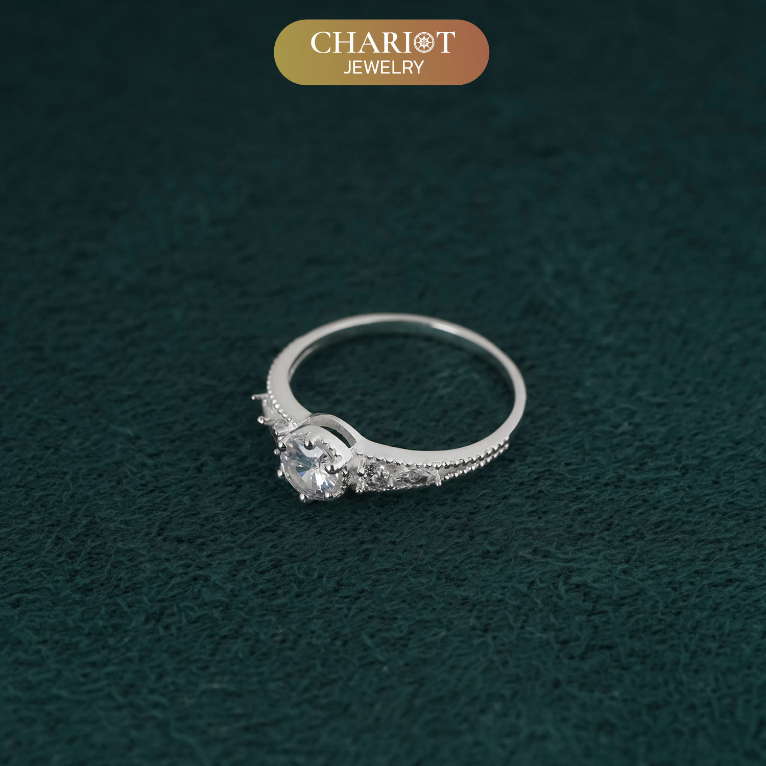 Spakling Embrace Ring