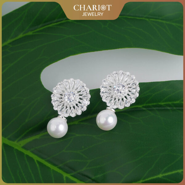 White Sunflowers Earrings