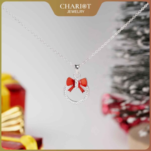 Christmas Necklace: Jingle bell