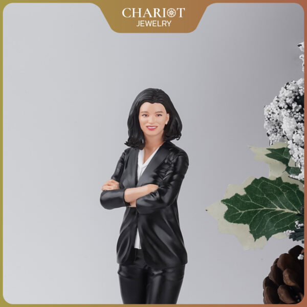 Businesswoman 3D Statue