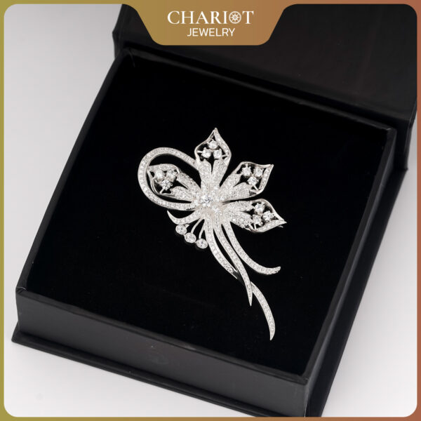 Shining Flower Brooch