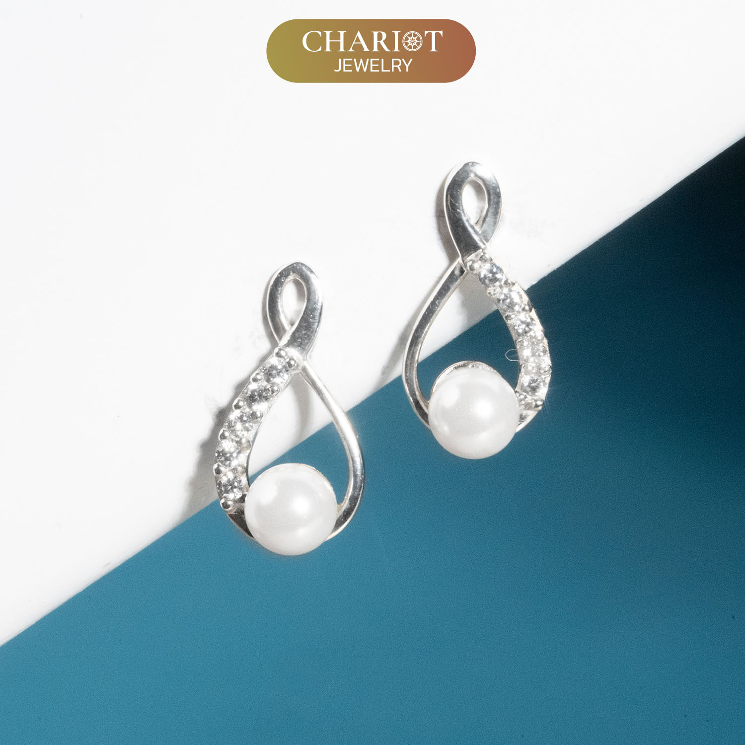 Twisted Pearl Earrings