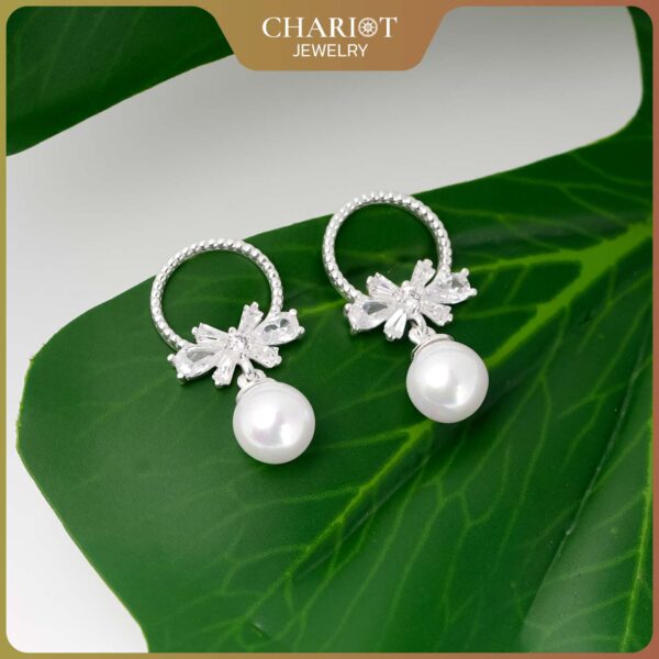 Pearl Radiance Earring