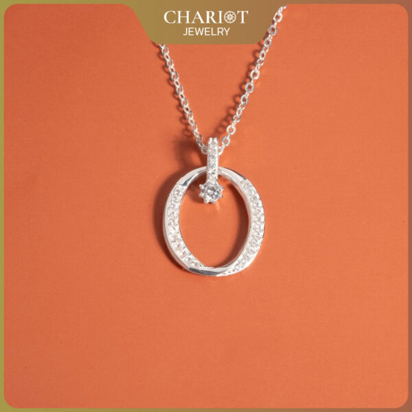Sparkling Oval Necklace