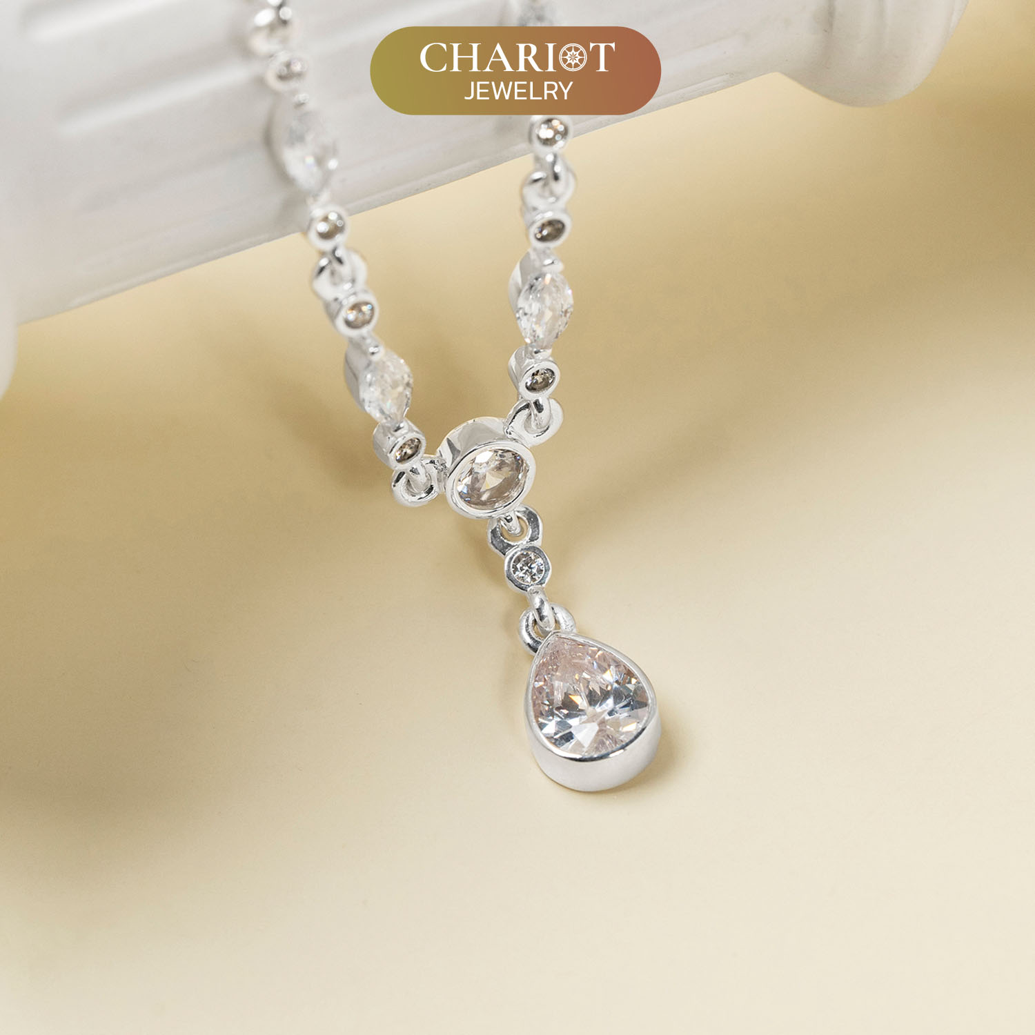 Dazzling Glamour Necklace