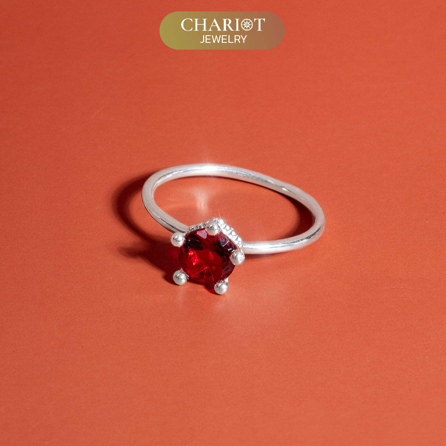 Little Glamour Queen Ring